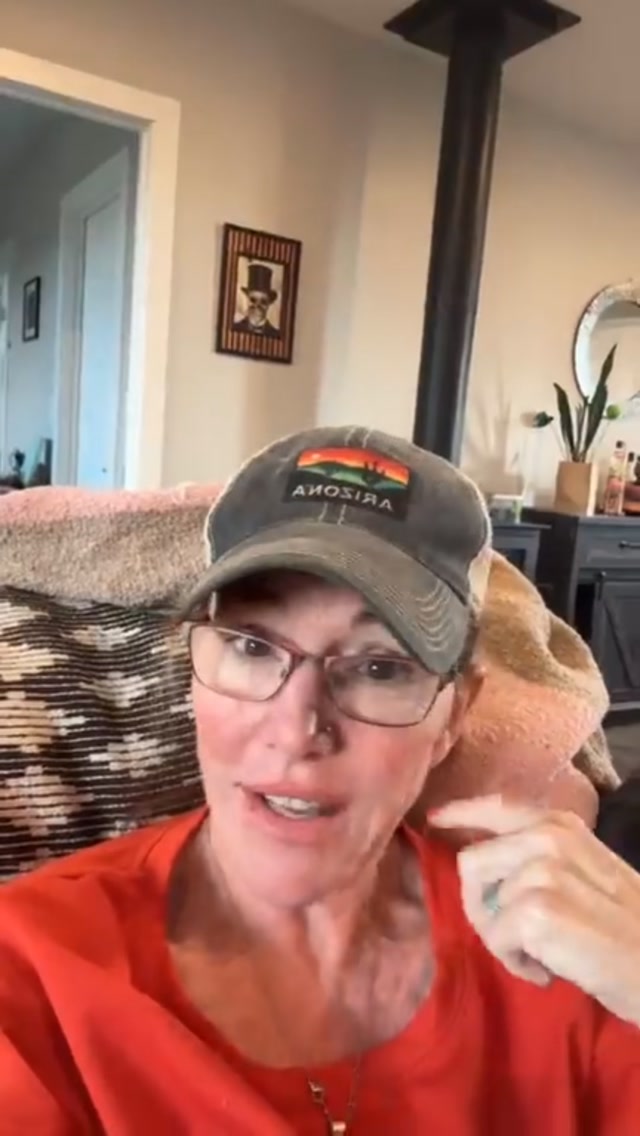 Saturday Check In. Hope your day is going great. #beautifullyyoubychristy  #saturdayvibes #checkin